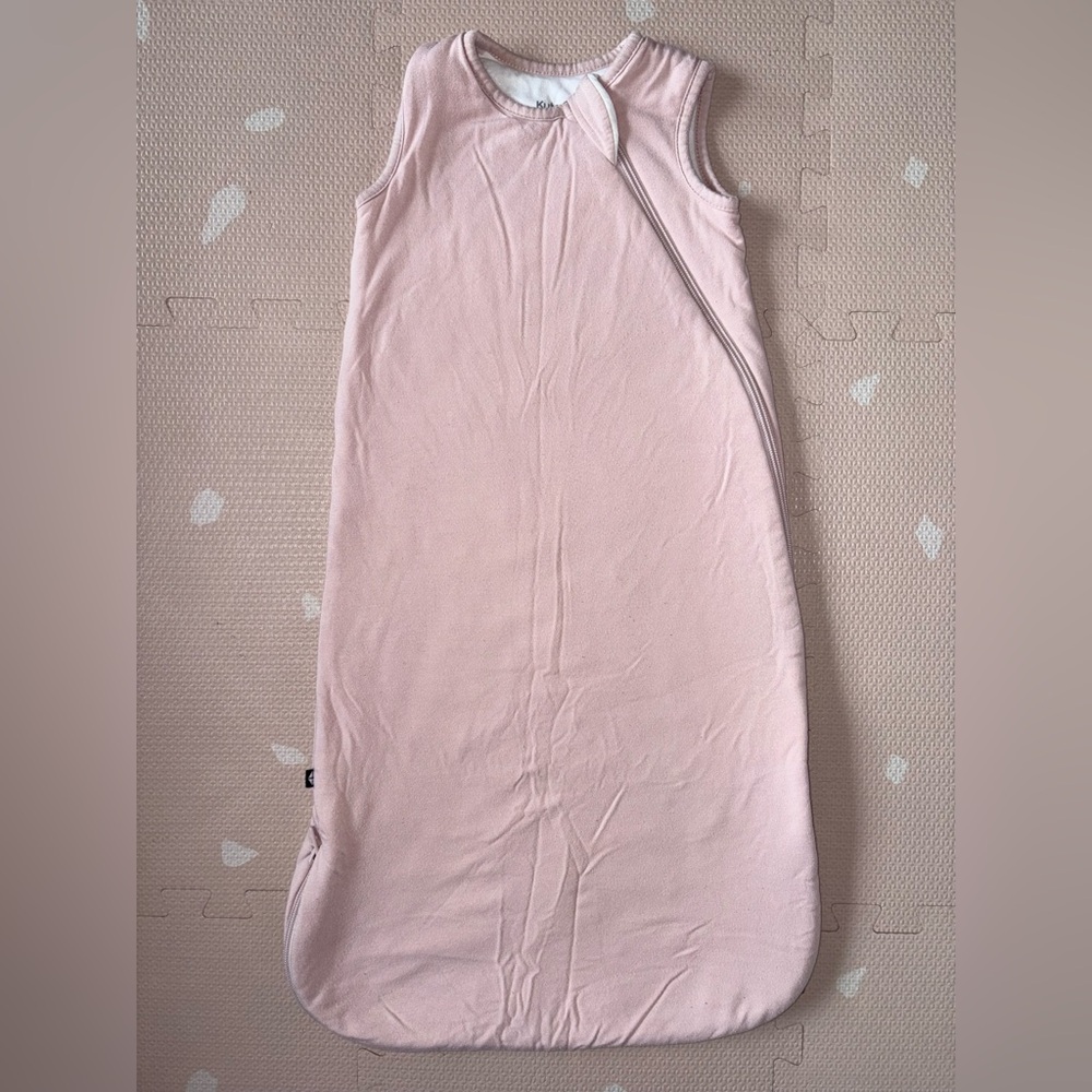 Kyte Baby Sleep Sack Size SMALL 1.0 TOG in the color Blush. Very loved